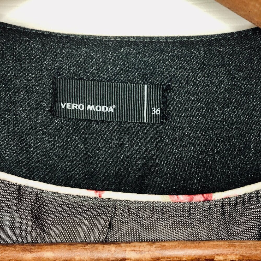 [Women's EU 36 S] VERO MODA Tailored Waistcoat Vest High-Low Hem Minimalist - Picture 4 of 10